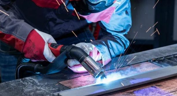 What is Manual Welding
